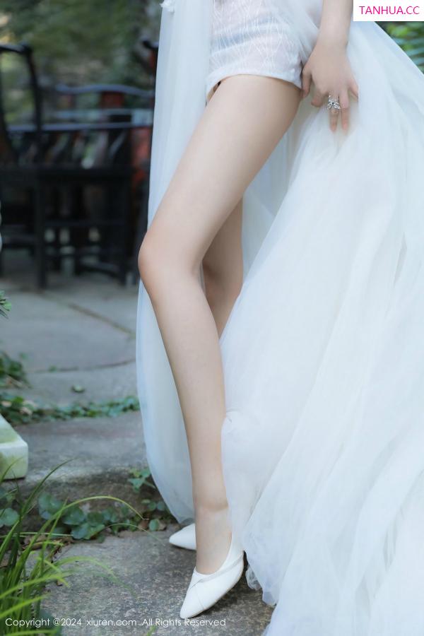 糖糖  [XiuRen]高清写真图 2024.12.05 No.9550 糖糖❤ 丝袜美腿第3张图片